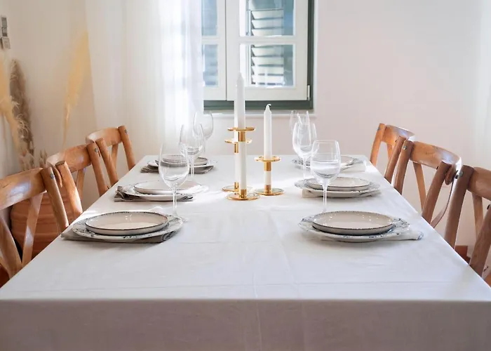 Naias Aegina, Sea-Front Apartment 95 Sqm