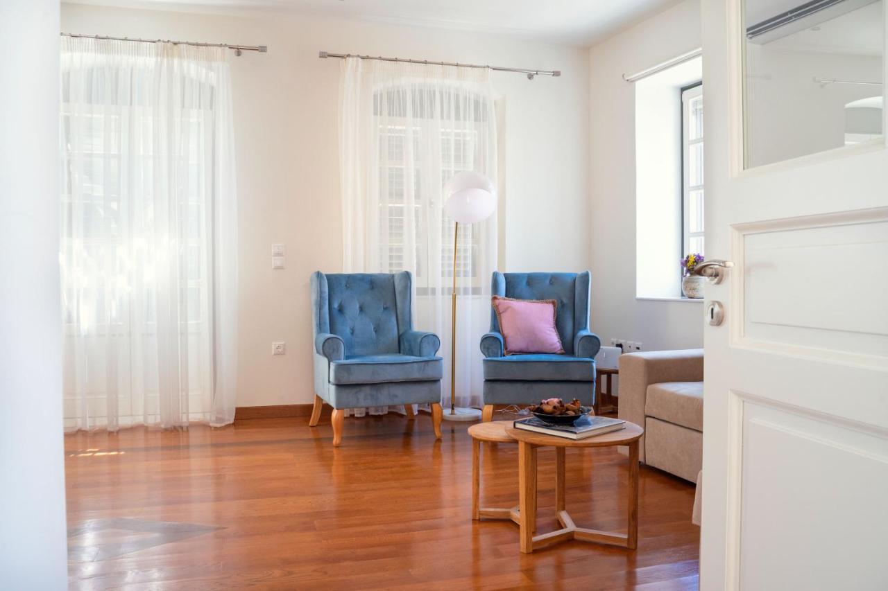 Naias Aegina, Sea-front 95 Sqm Appartement